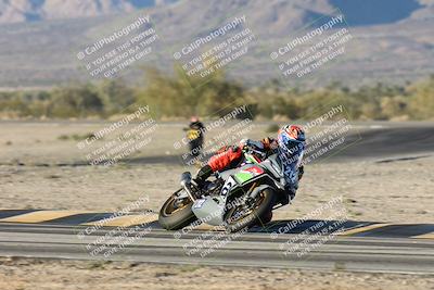 media/Dec-07-2025-CVMA (Sun) [[3e7d2de5dc]]/Race 18-Formula Twins-Formula 40 UL/